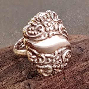 Sterling Silver Vintage Victorian Floral Ring